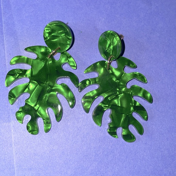 Bundle of 9 Pairs of Assorted Pierced Earrings - Picture 7 of 10